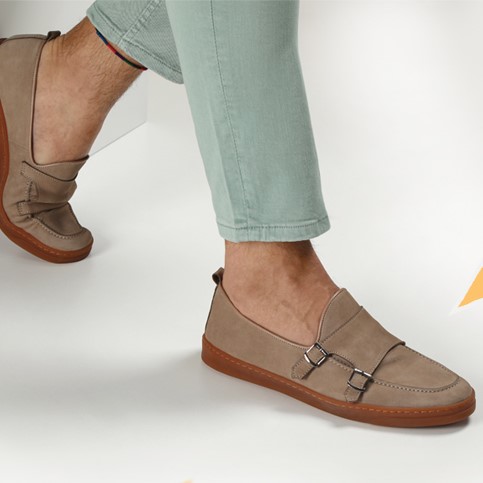 Лоферы на яркой подошве CLAYS