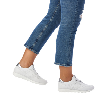 Белые кроссовки с перфорацией REMONTE