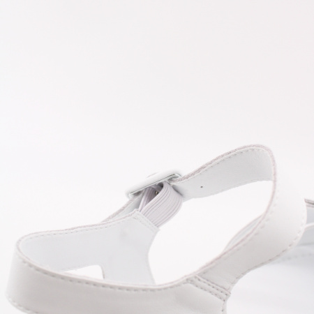 BADEN белые сандалии на черной подошве