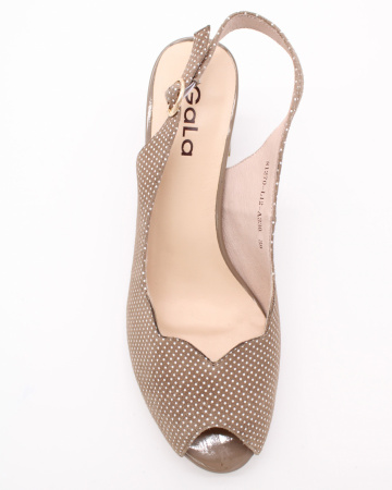 Босоножки бежевые в крапинку