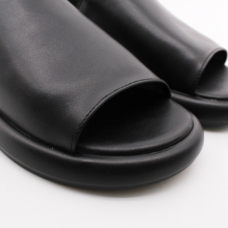 COVANI сандалии с закрытой союзкой