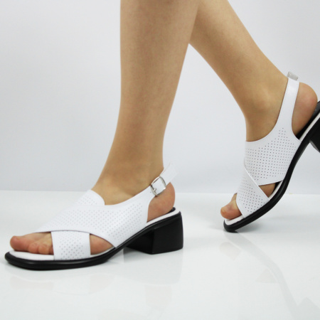 SPUR босоножки белые перфорированные