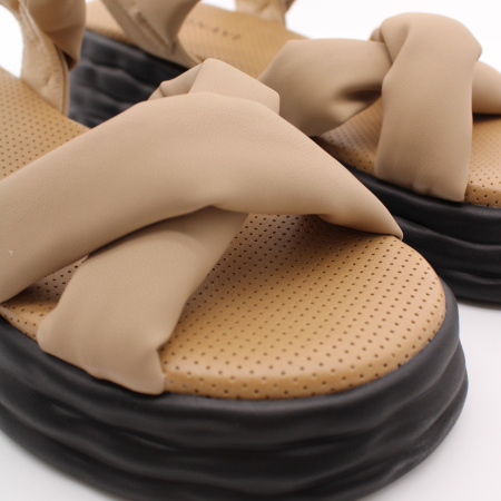 BONAVI бежевые дутые босоножки