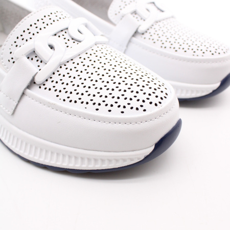 SPUR туфли перфорированые с пряжкой на союзке