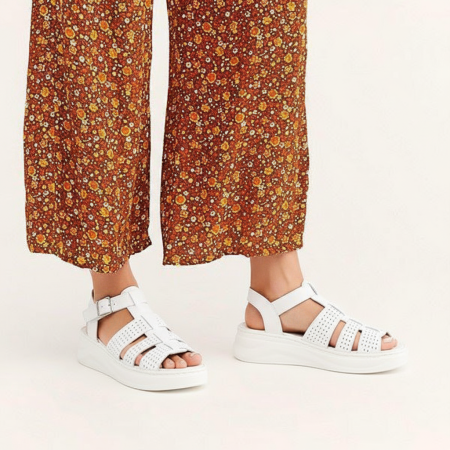 LAGRANDEZZA босоножки белого цвета