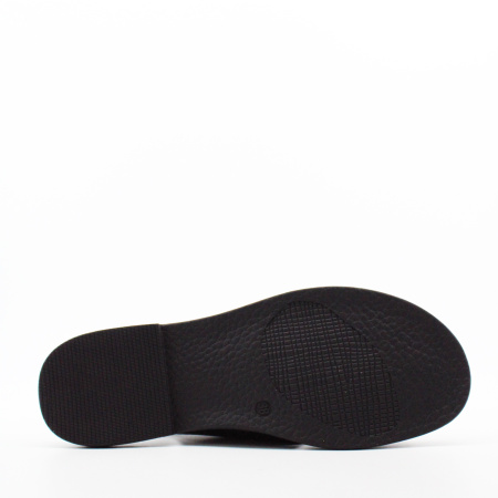 MADELLA  кожаные сандалии с асимметричными ремешками