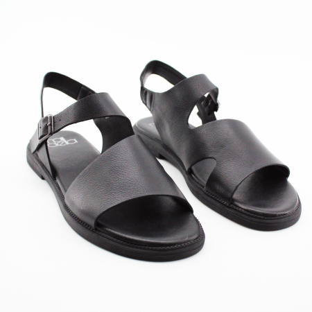 MADELLA  кожаные сандалии с асимметричными ремешками