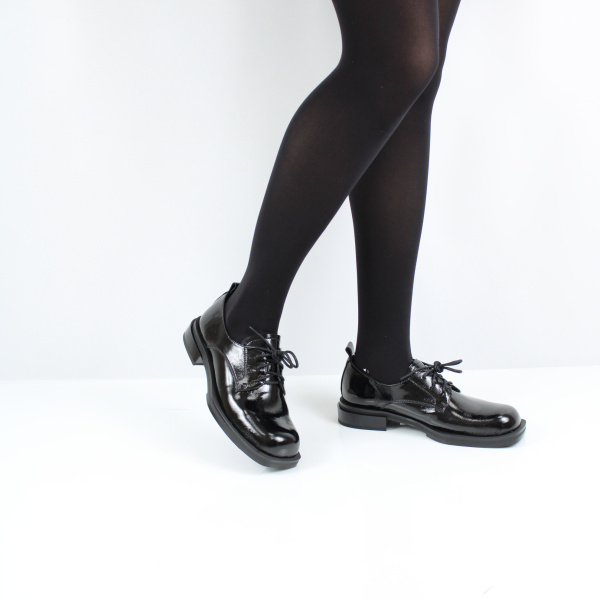 Полуботинки лаковые на низком каблуке RESPECT