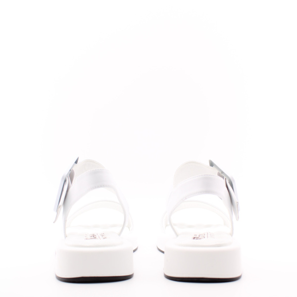 Босоножки белые BADEN