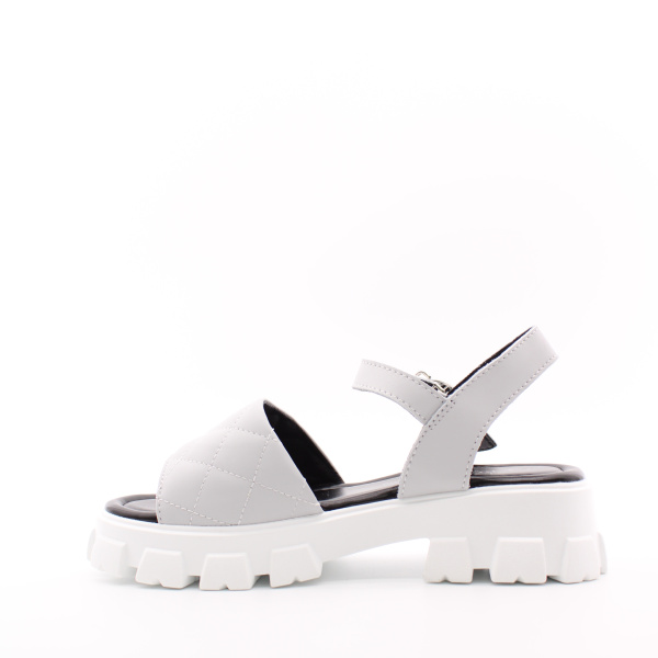 Босоножки на массивной белой подошве BONAVI