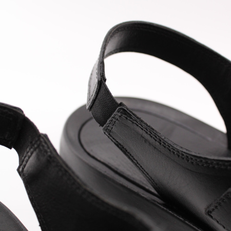 Сандалии на липучке ROOMAN