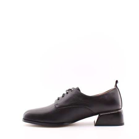 Закрытые туфли на устойчивом каблуке RESPECT