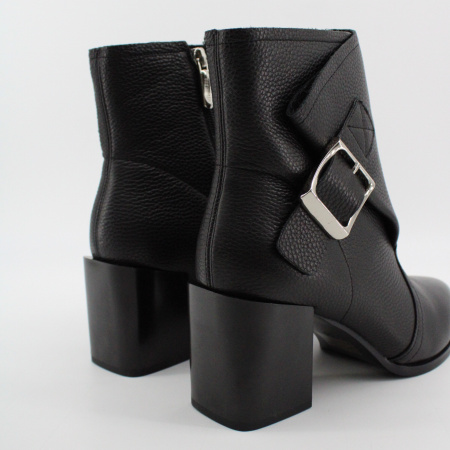 SPUR ботильоны на каблуке