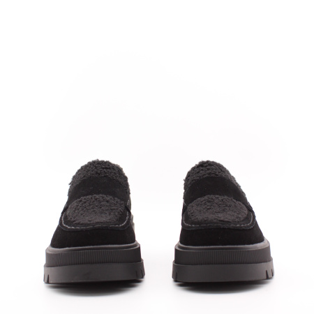 Чёрные лоферы MADELLA