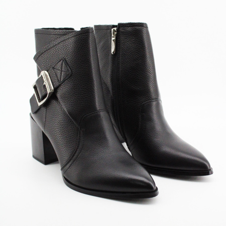 SPUR ботильоны на каблуке