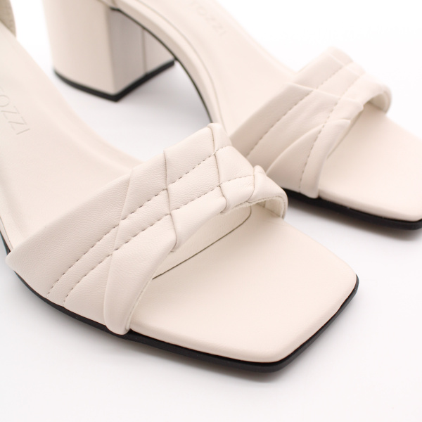 MARCO TOZZI босоножки на каблуке цвета айвори