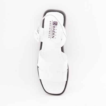 BADEN белые сандалии на черной подошве