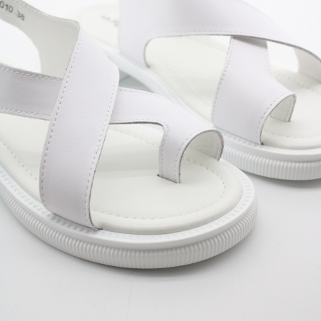 LAGRANDEZZA босоножки белого цвета