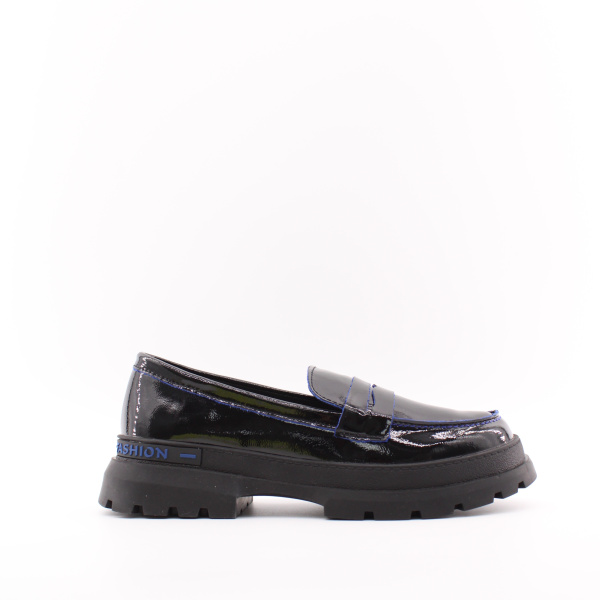 Лакированные лоферы MADELLA