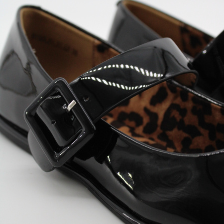 SPUR мягкие лакированные туфли