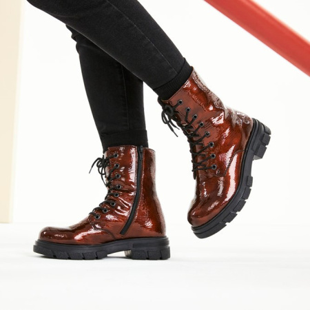 Коричневые лаковые ботинки на тракторной подошве RIEKER