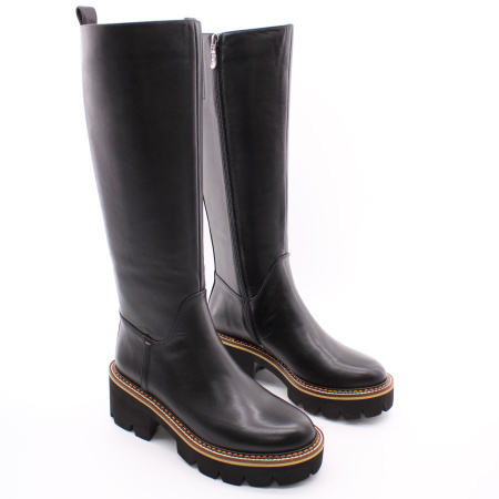 Сапоги из гладкой кожи на тракторной подошве RESPECT