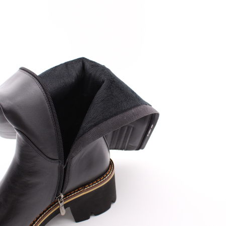 Сапоги из гладкой кожи на тракторной подошве RESPECT