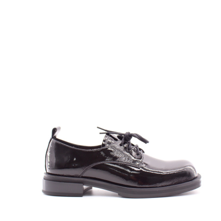 Полуботинки лаковые на низком каблуке RESPECT