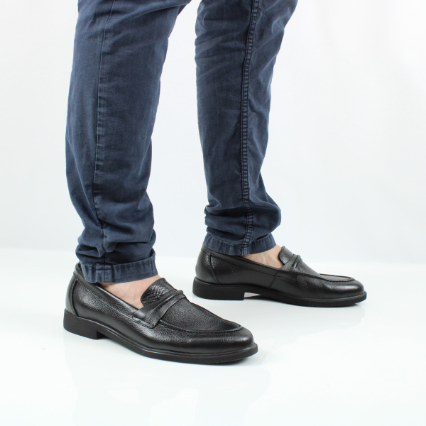 Лоферы из натуральной кожи ROOMAN