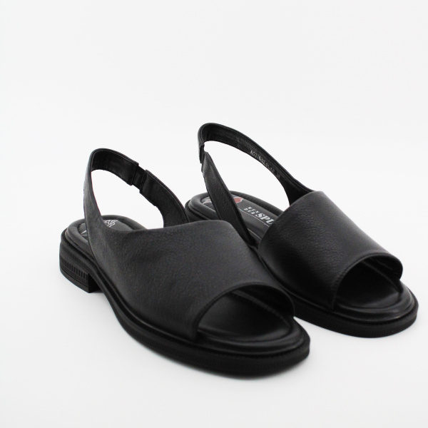 SPUR черные босоножки