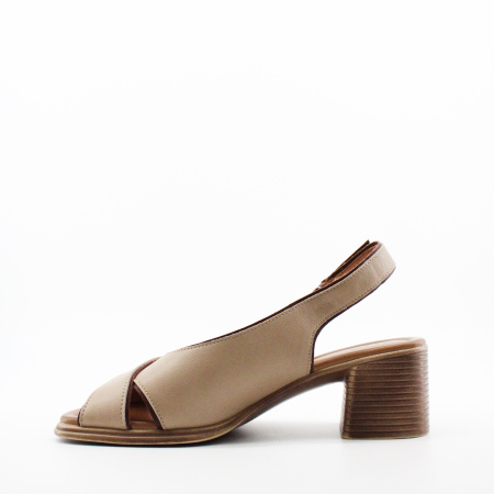 MADELLA босоножки на каблуке