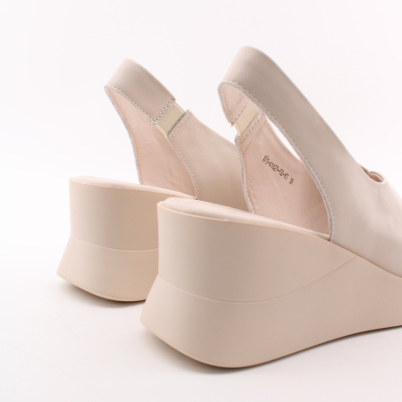 MADELLA босоножки на танкетке