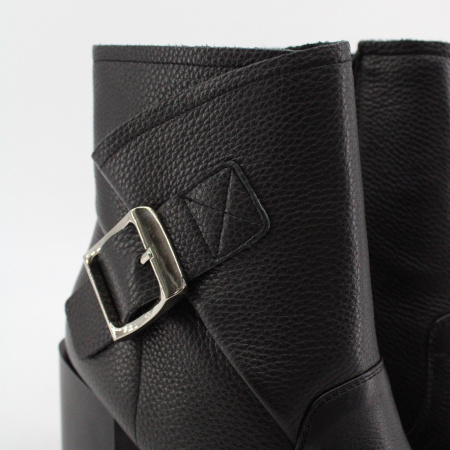 SPUR ботильоны на каблуке