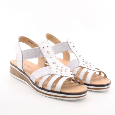 LUKME босоножки на резинке белого цвета