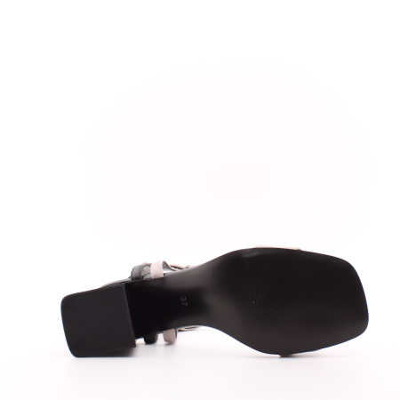 Босоножкина высоком квадратном каблуке LADY COUTURE