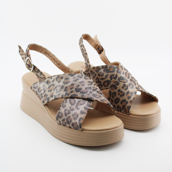 SPUR босоножки леопардовые на танкетке