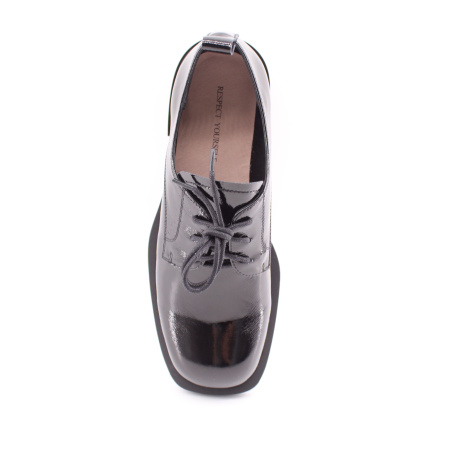 Полуботинки лаковые на низком каблуке RESPECT