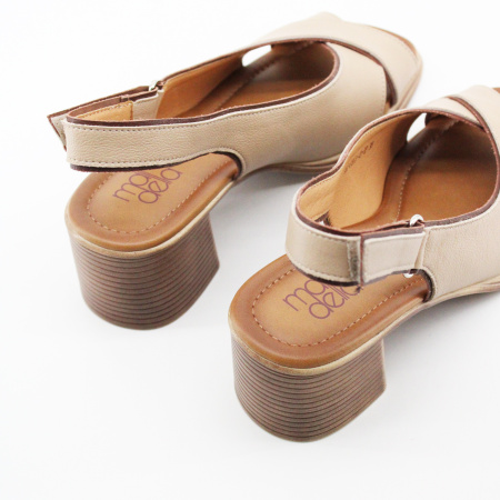 MADELLA босоножки на каблуке