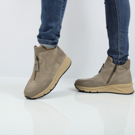 Кроссовки MADELLA