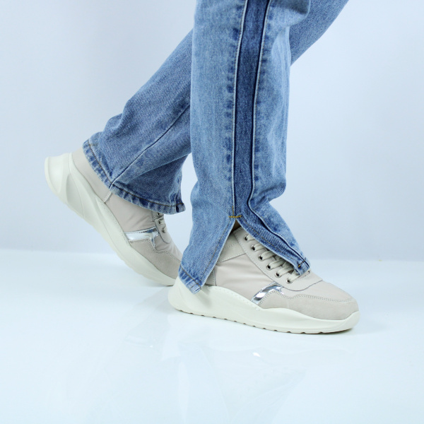 Кроссовки KUMFO