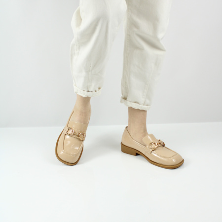 Лаковые светлые лоферы RESPECT