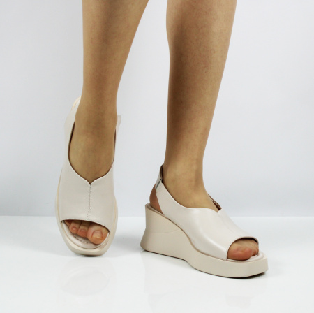 MADELLA босоножки на танкетке